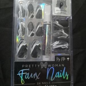 NEW Unopened Pretty Woman Try Me Faux Nails Black/Grey/White